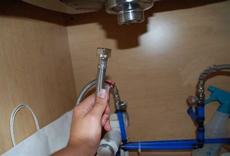 How To Loosen Faucet Mounting Nuts 